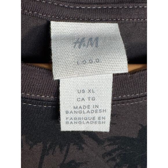 H&M All-Over Palm Tree Silhouette T-Shirt - Picture 2 of 2